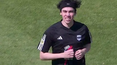 ¡Insólito! Influencer Spreen debuta en la Liga de Argentina en el Deportivo Riestra vs Vélez Sarsfield