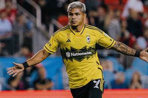 Botafogo se une a la puja por 'Cucho' Hernández, delantero de Columbus Crew