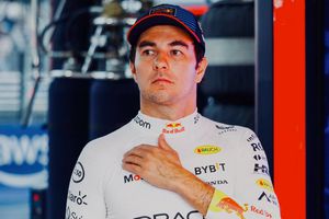 ‘Checo’ Pérez confirma su permanencia en Red Bull: “Voy a correr aquí en 2025”