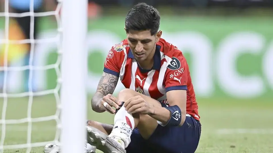 Víctor 'Pocho' Guzmán ha sido operado y será baja de ocho a nueve semanas