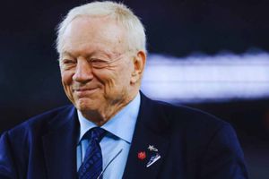 Jerry Jones sobre la extensión de contrato de Dak Prescott: 'Tengo mucha confianza en él'