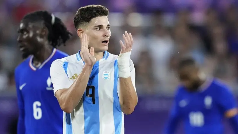 Atlético de Madrid rebautizó a Julián Álvarez y dejó ‘insatisfechos’ a aficionados colchoneros