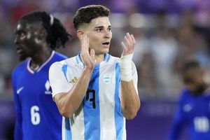 Atlético de Madrid rebautizó a Julián Álvarez y dejó ‘insatisfechos’ a aficionados colchoneros