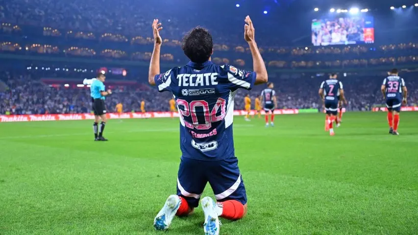 Fimbres celebra su primer gol como profesional | MEXSPORT