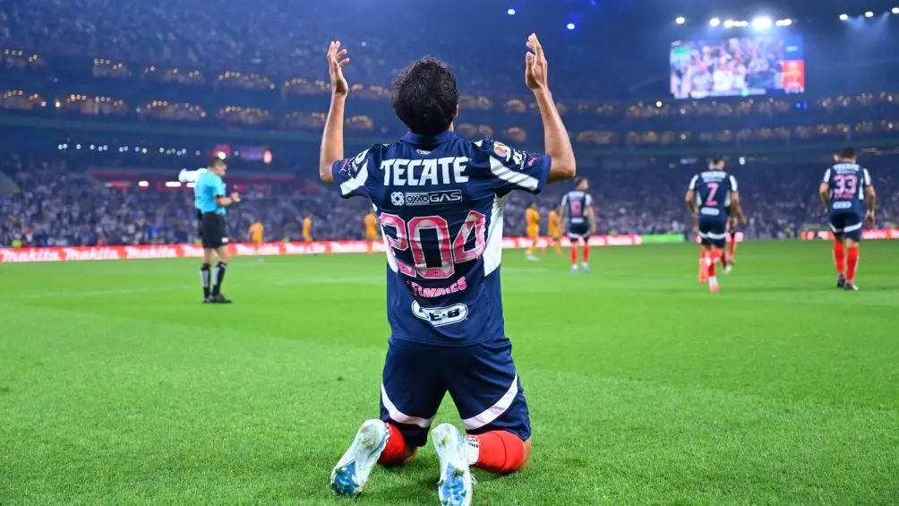 Fimbres celebra su primer gol como profesional | MEXSPORT