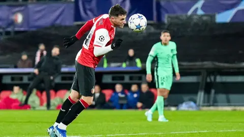 Santiago Giménez: Los números del mexicano en competiciones europeas