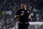 Comisión de Arbitraje revela los audios del VAR tras jugada polémica en el León vs Chivas