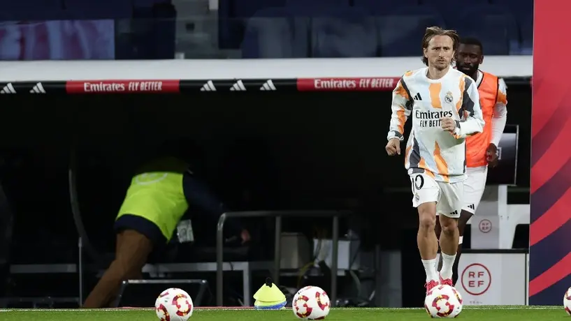 Modric se vuelve viral por convivencia con serpiente