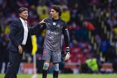 Hernán Cristante lanza pedrada contra Guillermo Ochoa: 'Tiene más descensos que yo'