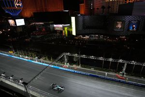 Russell se lleva la PL3 de Las Vegas; Verstappen mejora, pero Checo Pérez fuera del Top 10