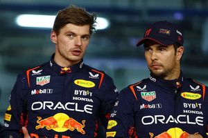Max Verstappen estaría presionando para que le respeten el contrato a Checo Pérez