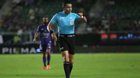 Comisión de Árbitros manda al ‘Gato’ Ortiz al psicólogo por sus actitudes en Liga MX