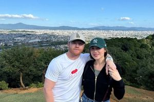 ¡Merecidas! Canelo Álvarez presume vacaciones con su esposa en Japón