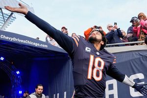 ¿Lo guio a la victoria? Tom Brady 'aconsejó' a Caleb Williams previo al juego de los Bears ante Packers
