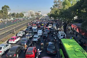 ¡Caos vial en el Sur de la CDMX! ¿Por qué está cerrada Calzada de Tlalpan y Periférico?