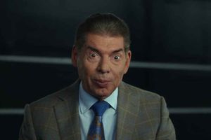 Documental 'Mr.McMahon' revela guion donde Vince embarazaba a su hija Stephanie