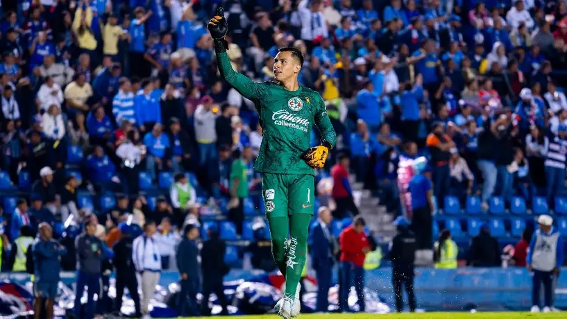 Luis Ángel Malagón recuperado tras mareo durante el Cruz Azul vs América