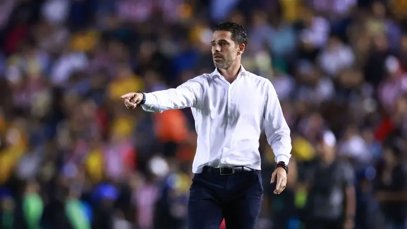 ¿Otro 'Hierrazo'? Fernando Gago se aleja de Chivas y se acerca a Boca Juniors; ya escuchó oferta