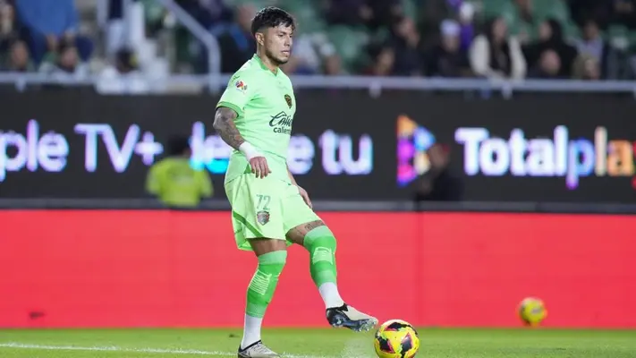 Carlos Salcedo sufre rotura de ligamento cruzado y es baja para Rayados