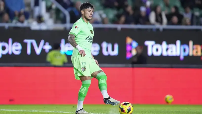 Carlos Salcedo sufre rotura de ligamento cruzado y es baja para Rayados
