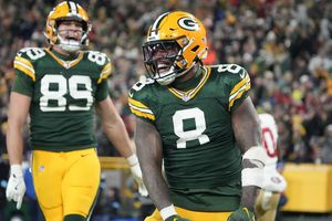 Green Bay aplastó 38-10 a San Francisco con tres anotaciones de Josh Jacobs