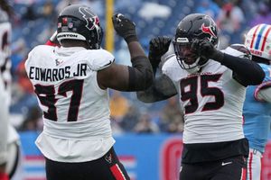 Texans aseguran su lugar en los playoffs con triunfo 23-14 ante Titans