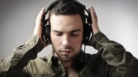 ¿Cuál es la mejor canción para probar qué tan buenos son tus audífonos según expertos?