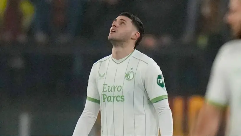 ¿Qué juegos se perderá Santiago Giménez durante el tiempo de su lesión?