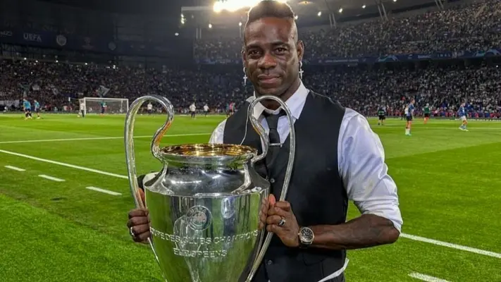 ¿Nuevo compañero de Johan Vásquez? Mario Balotelli, con posibilidades de llegar al Genoa