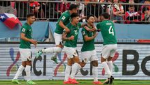 Narrador boliviano rompe en llanto tras la victoria de su país ante Chile