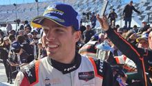 Sebastián Álvarez, piloto mexicano, gana en las 24 horas de Daytona