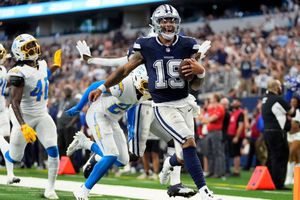 Trey Lance tendrá su gran oportunidad con los Cowboys ante Commanders