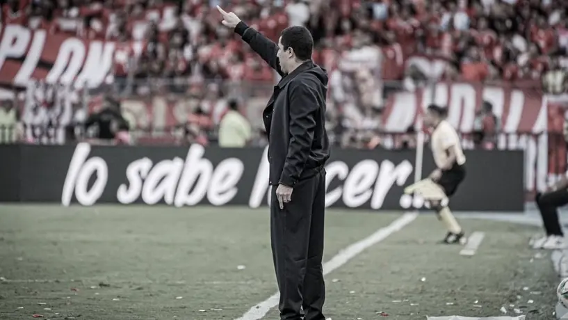 Efraín Juárez 'explota' tras el insulto del DT rival a uno de sus jugadores: "No puedo permitirlo"