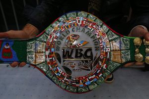 CMB revela las 10 mejores peleas para el 2025: Canelo vs Benavidez, Shakur vs Gervonta...