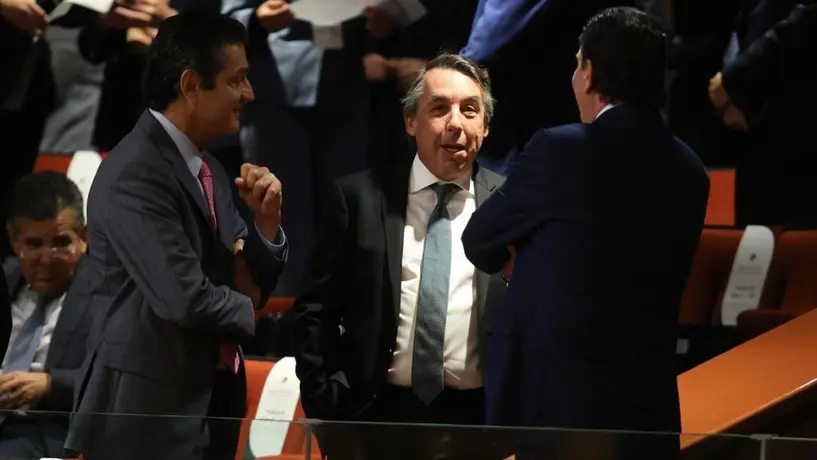 Emilio Azcárraga está en la sesión donde Claudia Sheinbaum tomará protesta como presidenta
