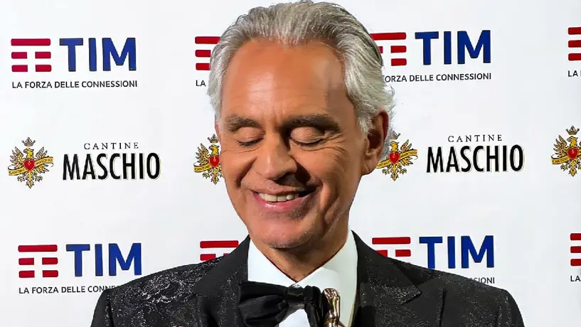 Andrea Bocelli revela que el futbol le quitó la vista por accidente