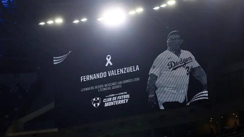 Fernando Valenzuela: Rayados y Pumas rinden homenaje en el Gigante de Acero