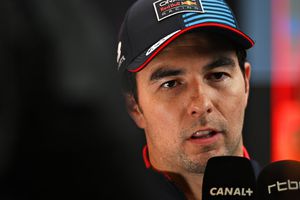 Checo Pérez calificó como un "desastre total" su carrera en el Gran Premio de Brasil