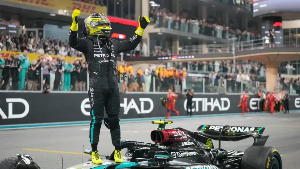 "Tú debes ganar". Las palabras de Toto Wolff a Lewis Hamilton en su emotiva despedida con Mercedes