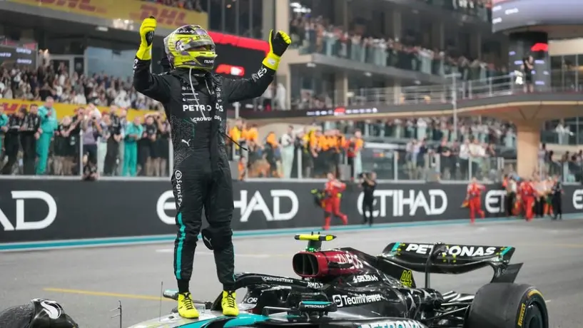 "Tú debes ganar". Las palabras de Toto Wolff a Lewis Hamilton en su emotiva despedida con Mercedes