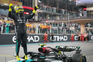 "Tú debes ganar". Las palabras de Toto Wolff a Lewis Hamilton en su emotiva despedida con Mercedes