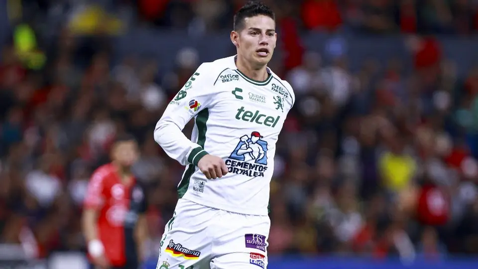 Hijo de Camilo Vargas se queda con el jersey de James Rodríguez
