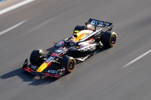 ‘Checo’ Pérez brilla en prácticas libres del GP de Azerbaiyán; Top 3 en primeras dos sesiones