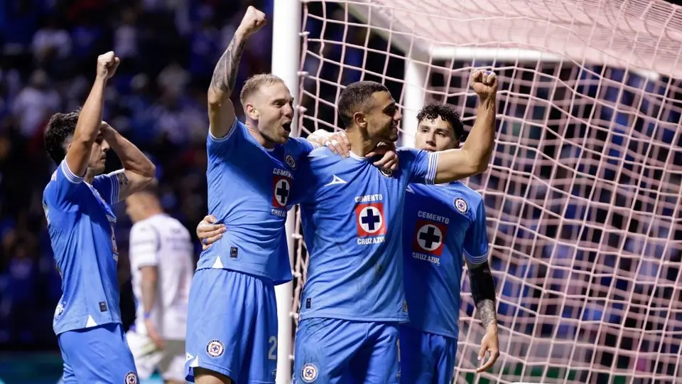Cruz Azul vence 1-2 a Puebla y se mete a Play-in del Apertura 2024