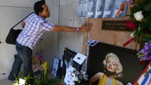 Subastan espacio de ataúd al lado de la legendaria estrella de Hollywood Marilyn Monroe