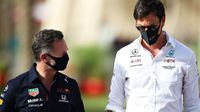Toto Wolff responde a la elección de Horner por George Russell: "Solo revuelve la mier..."