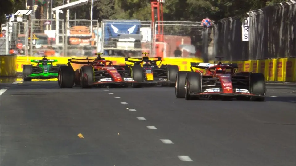 Españoles reconocen error de Carlos Sainz en accidente con Checo Pérez
