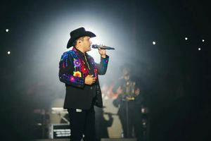Julión Alvarez recibe amenaza previo a uno de sus shows en Colima