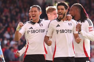¡Emotivo! El gesto de Raúl Jiménez con aficionado que vestía jersey de la Selección Mexicana