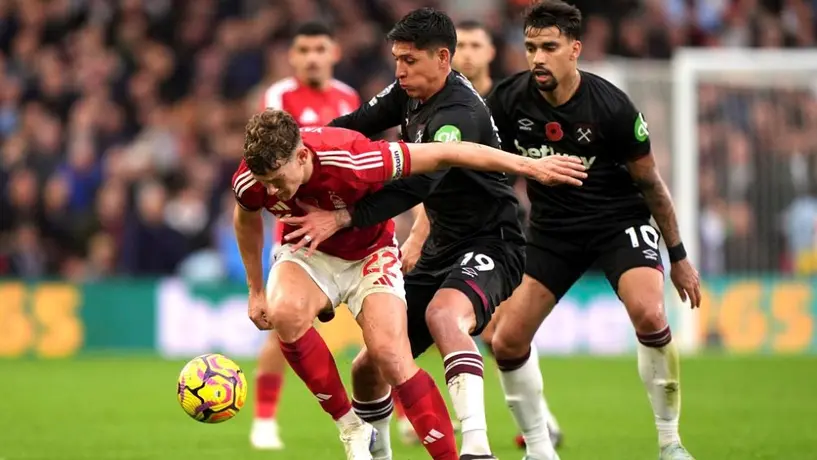 ¡Perdió la cabeza! Edson Álvarez fue expulsado con West Ham por segunda ocasión en un mes